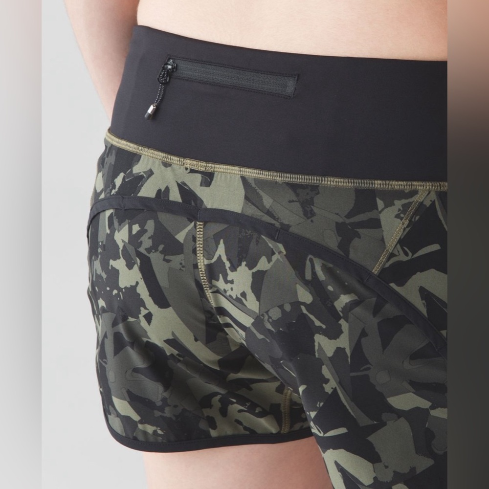 Lululemon Run Times Short (4-way Stretch)
Pop Cut Fatigue Green Black / Black - Picture 6 of 13